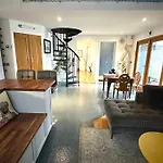 6br Designer Or Separate 2br Option *
