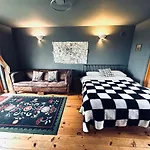 6br Designer Or Separate 2br Option *