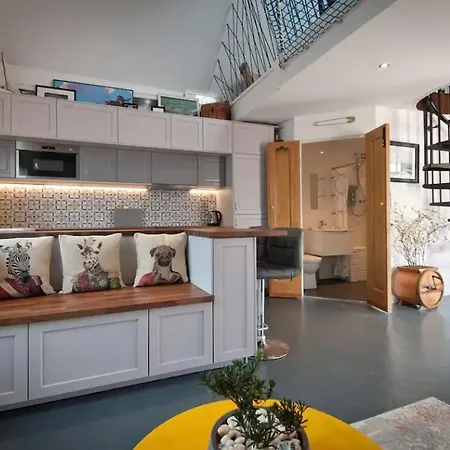 6br Designer Or Separate 2br Option Tatil Evi