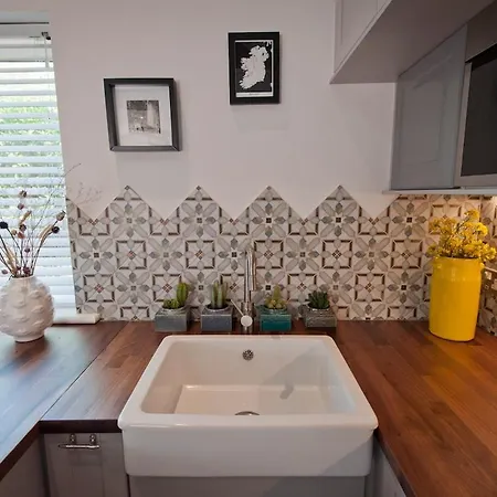 6br Designer Or Separate 2br Option *