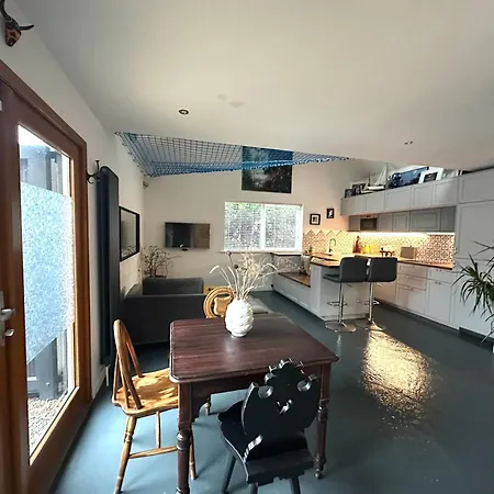 Tatil Evi 6br Designer Or Separate 2br Option