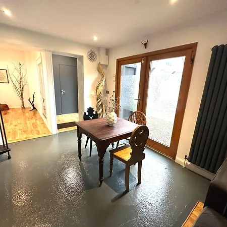 6br Designer Or Separate 2br Option