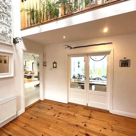 Dom wakacyjny 6br Designer Or Separate 2br Option