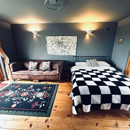 6br Designer Or Separate 2br Option *