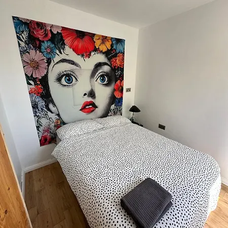 6br Designer Or Separate 2br Option Fethard-on-Sea