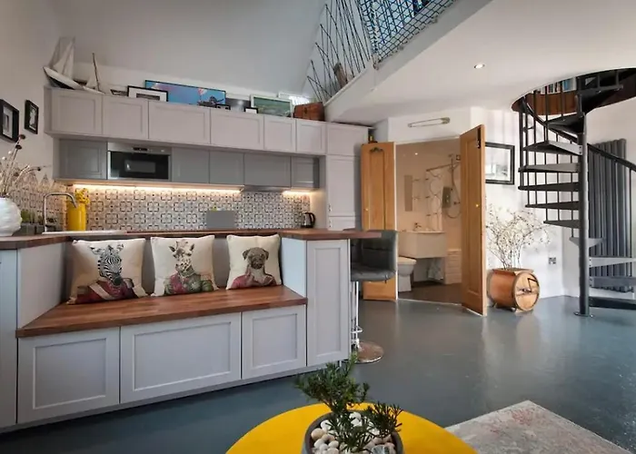 6br Designer Or Separate 2br Option Vakantiehuis