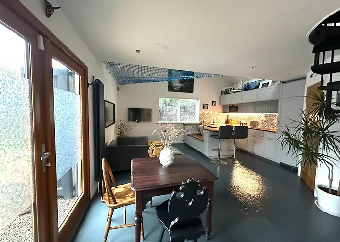 Vakantiehuis 6br Designer Or Separate 2br Option