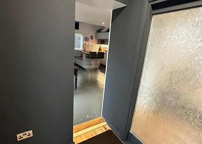 6br Designer Or Separate 2br Option