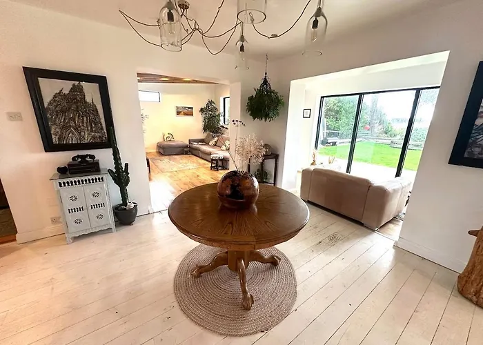 Vakantiehuis 6br Designer Or Separate 2br Option