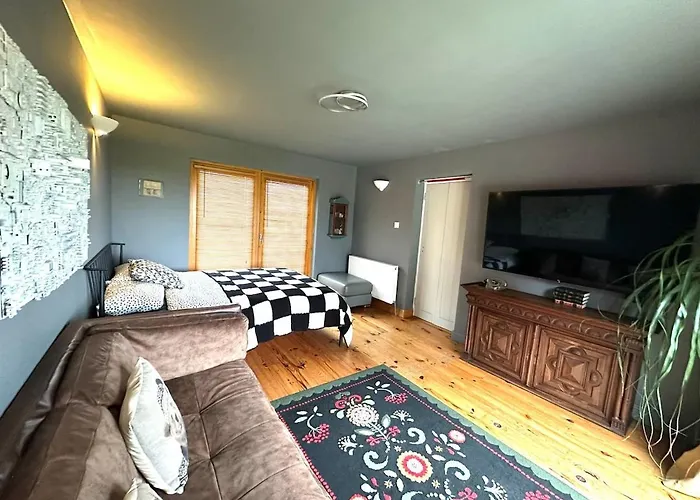 6br Designer Or Separate 2br Option *