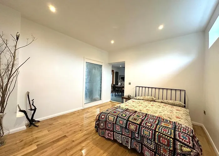 Vakantiehuis 6br Designer Or Separate 2br Option